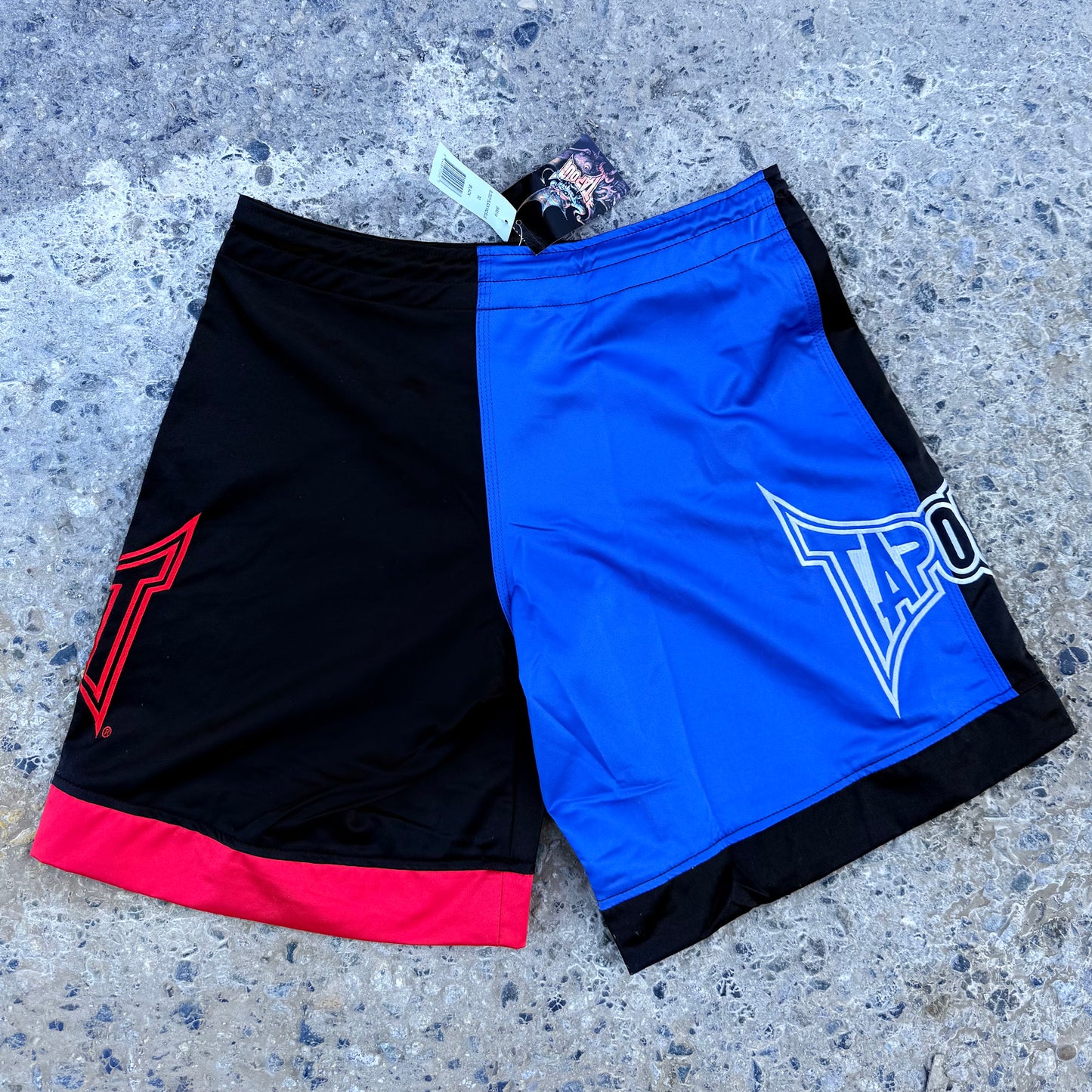 Tapout Fight Shorts – BLOODY BLACK AND BLUE